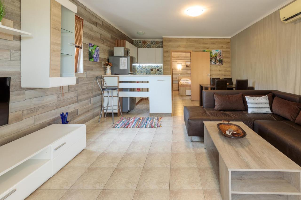 Ferienwohnung Aparthouse Paradise Bay Sosopol Exterior foto