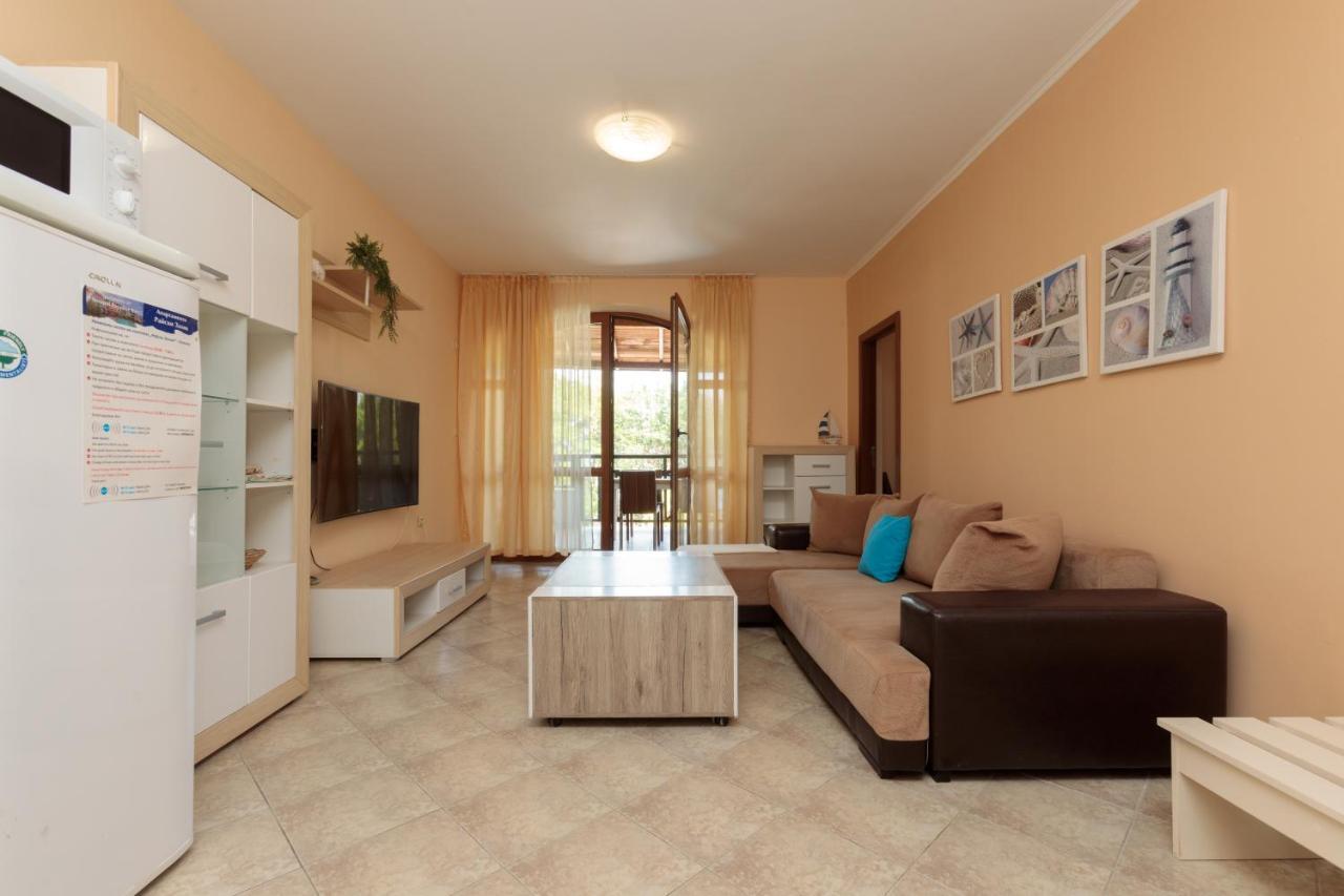 Ferienwohnung Aparthouse Paradise Bay Sosopol Exterior foto